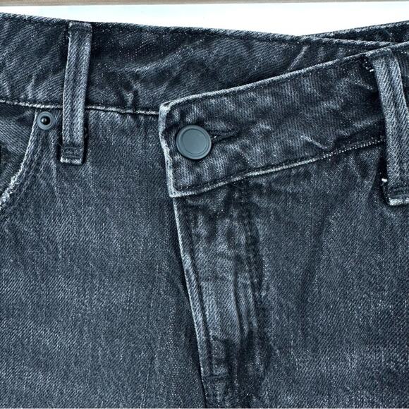 Good American Good 90s fray hem short Size 8/29 - Picture 4 of 10